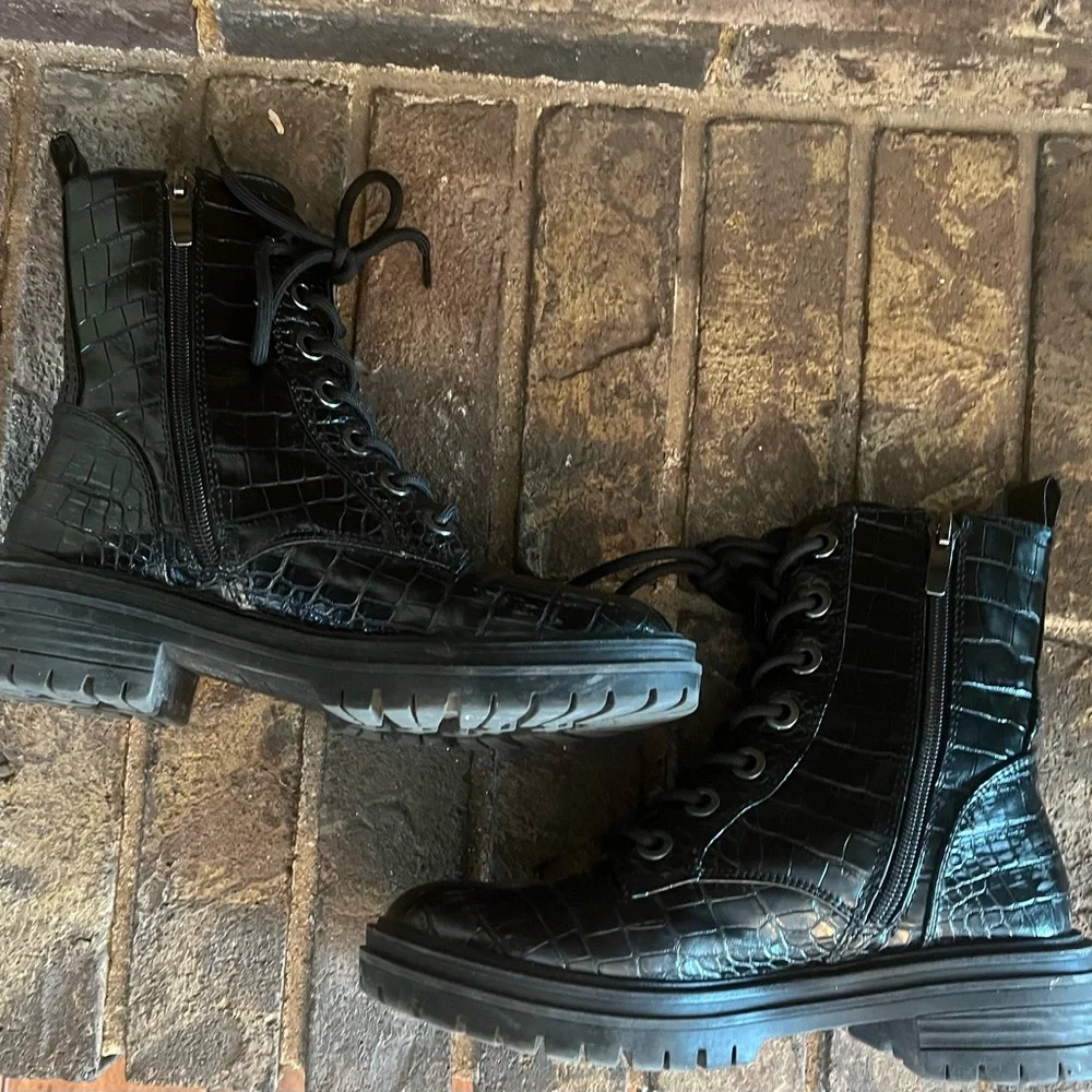 NINE‎ WEST Piercy Black Croc Combat Moto Boots 5.5M Punk Grunge Concert Festival - Picture 3 of 7